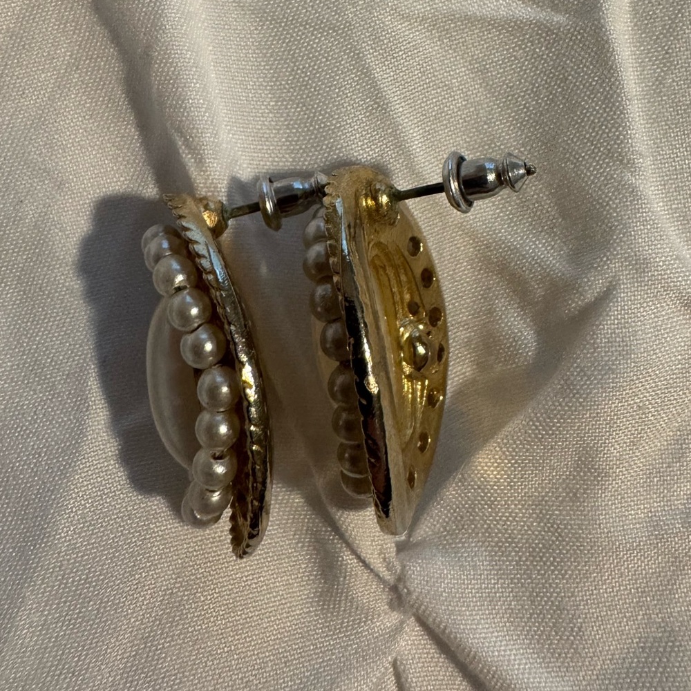 Vintage Preowned Faux Pearl Oval Earrings - Picture 6 of 6